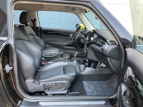 Used 2020 MINI Cooper SE w/ 6.5" Touchscreen Package image 9