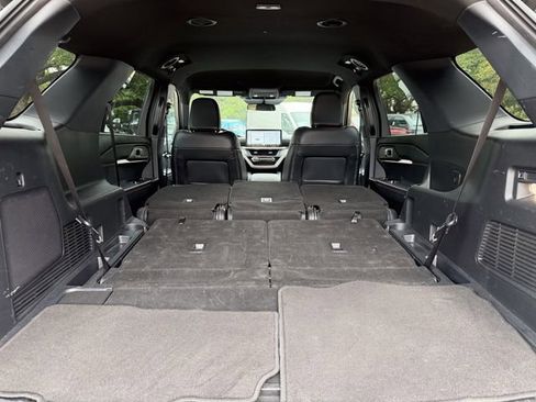 Used 2025 Ford Explorer ST-Line w/ ST-Line Street Pack image 22