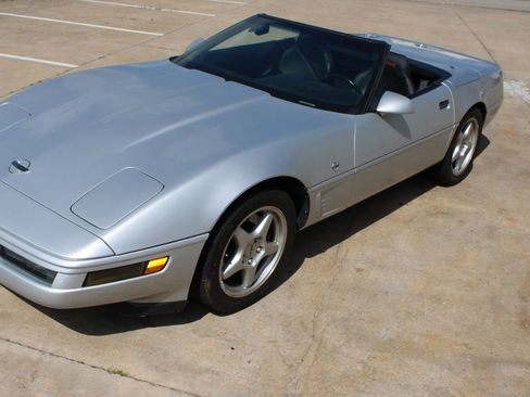 Used 1996 Chevrolet Corvette Convertible RWD image 30