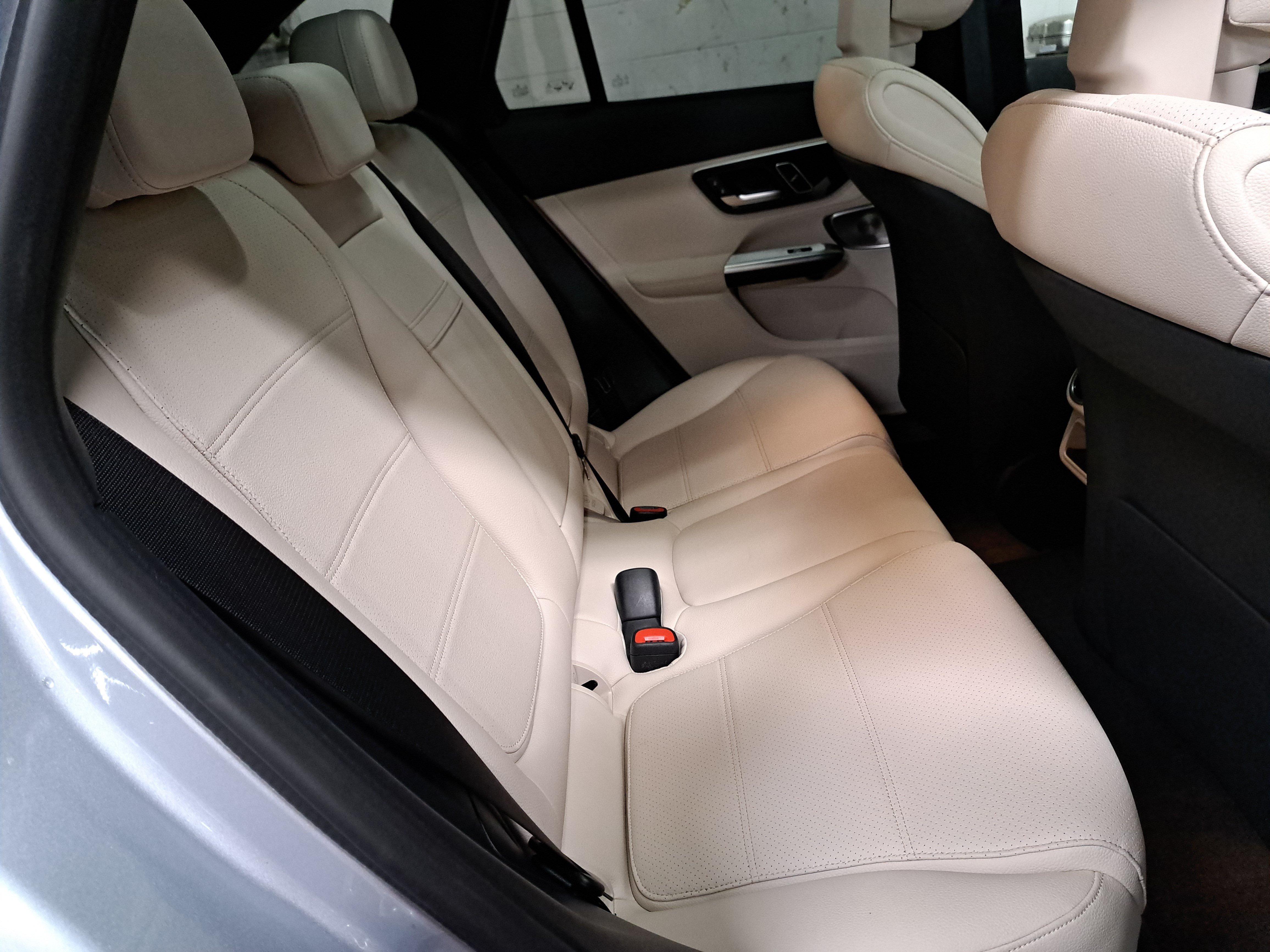 Used 2026 Mercedes-Benz GLC 300 image 13