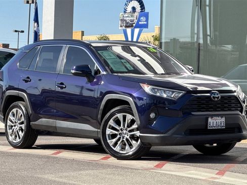 Used 2019 Toyota RAV4 XLE Premium image 2