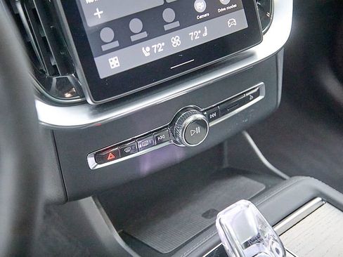 New 2026 Volvo XC90 B6 Ultra w/ Lounge Package image 16