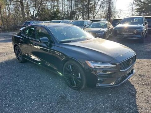 Used 2023 Volvo S60 B5 Plus w/ Climate Package image 2