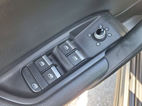 Used 2018 Audi Q5 2.0T Premium Plus w/ Premium Plus Package AWD/4WD image 17