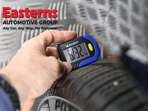 Used 2018 Tesla Model 3 Long Range image 23