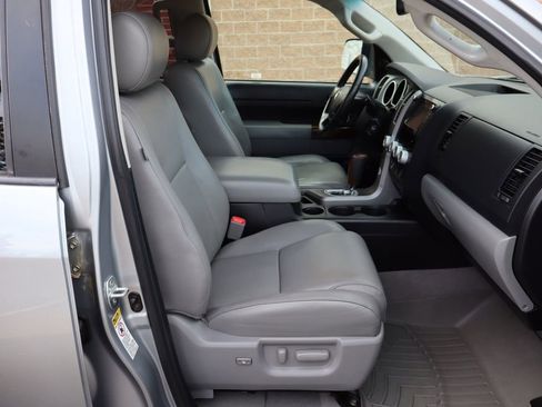Used 2011 Toyota Tundra Limited image 22