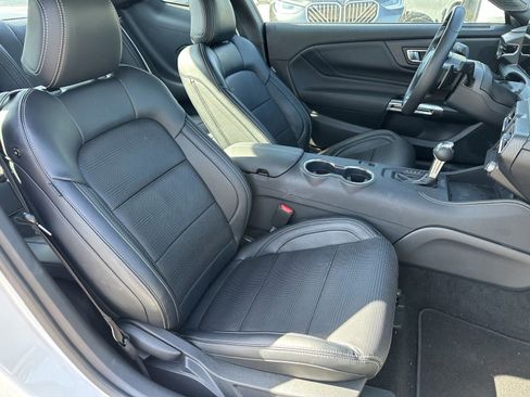 Used 2025 Ford Mustang GT Premium RWD image 30