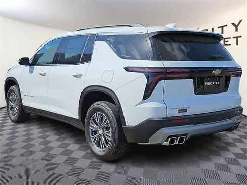 New 2025 Chevrolet Traverse LT w/ Enhanced Driving Package image 6