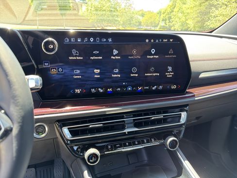Used 2025 Chevrolet Traverse RS w/ LPO, Floor Liner Package AWD/4WD image 31