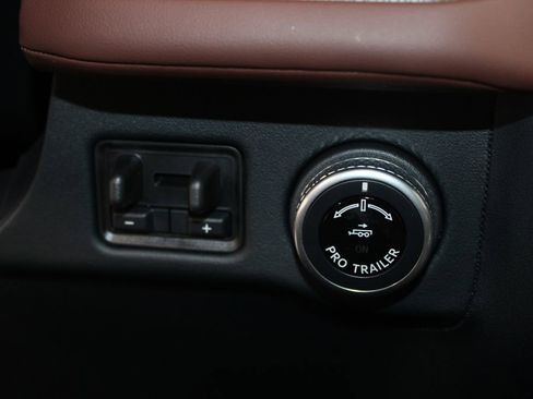 New 2026 Lincoln Navigator L Reserve AWD/4WD image 46