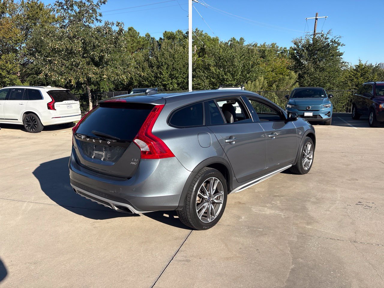 Used 2018 Volvo V60 T5 Cross Country w/ Convenience Package AWD/4WD image 5