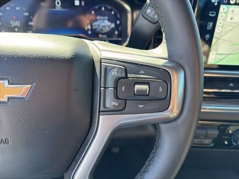 Used 2025 Chevrolet Silverado 1500 LT AWD/4WD image 19