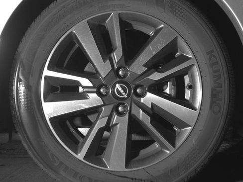 Used 2025 Nissan Versa SV image 13