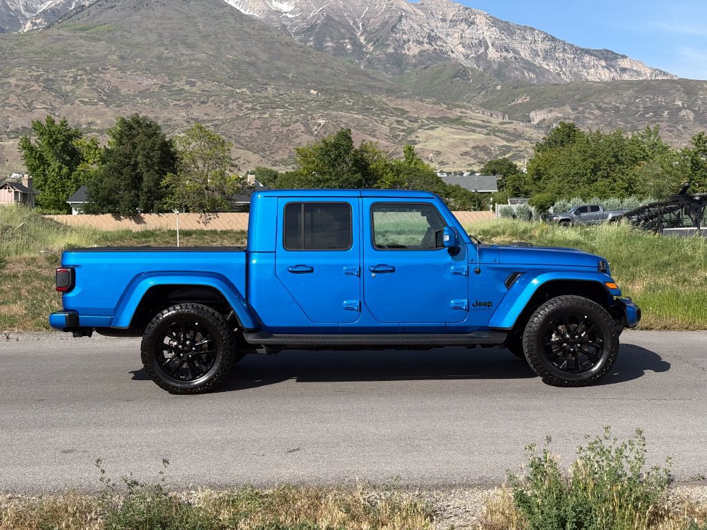 Used 2023 Jeep Gladiator Overland AWD/4WD image 8