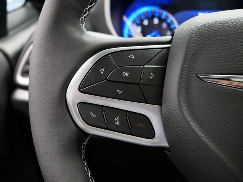 New 2026 Chrysler Pacifica Select AWD/4WD image 35
