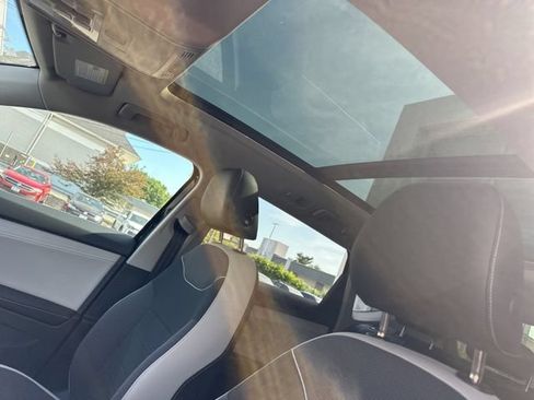 New 2026 Volkswagen Taos SE AWD/4WD image 12