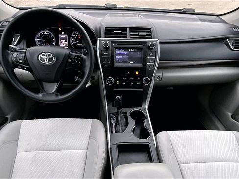 Used 2017 Toyota Camry LE FWD image 15