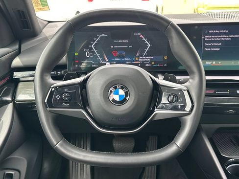 Used 2025 BMW 530i RWD image 25