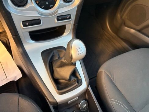 Used 2016 Ford Fiesta SE w/ Cold Weather Package FWD image 24