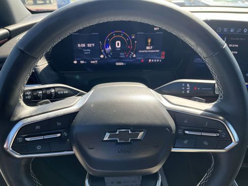 Used 2025 Chevrolet Traverse Z71 AWD/4WD image 14