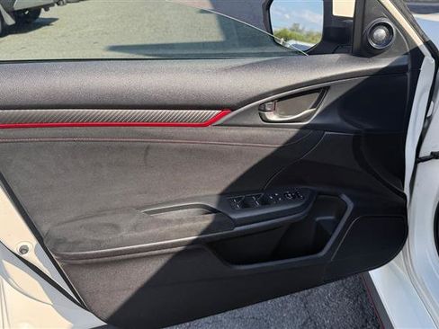 Used 2019 Honda Civic Type R image 6