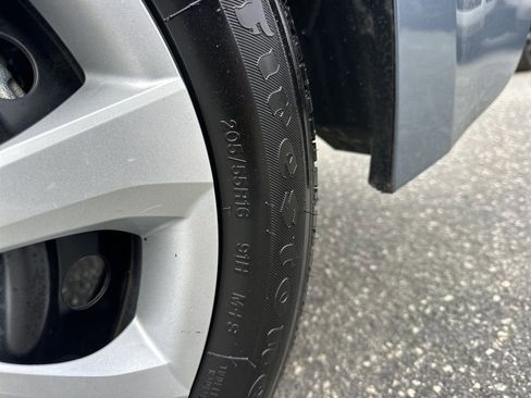 Used 2025 Toyota Corolla LE image 27