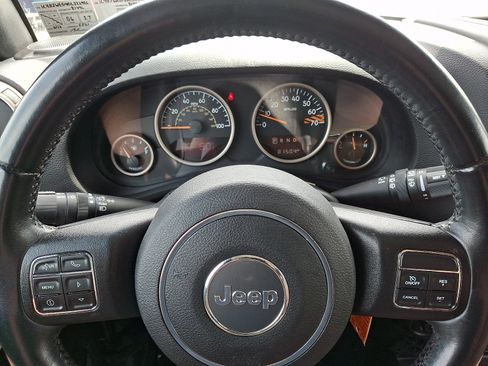 Used 2016 Jeep Wrangler Unlimited Sahara AWD/4WD image 17