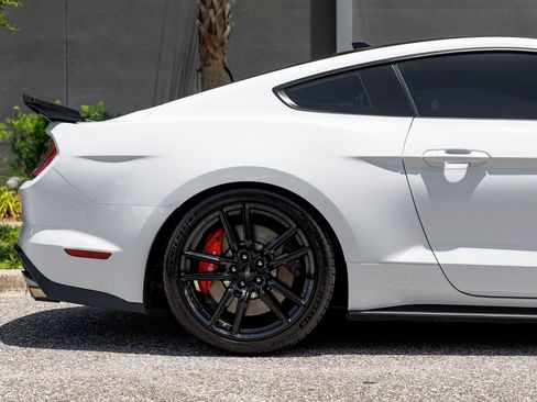 Used 2022 Ford Mustang Shelby GT500 w/ Technology Package RWD image 12