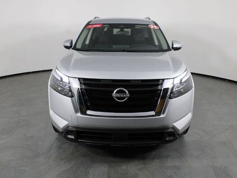 Certified 2024 Nissan Pathfinder SV FWD image 14