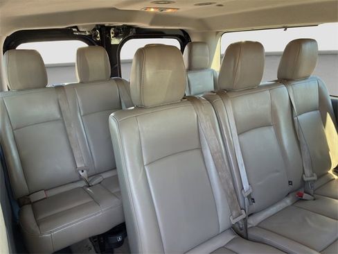 Used 2019 Nissan NV 3500 SL image 18