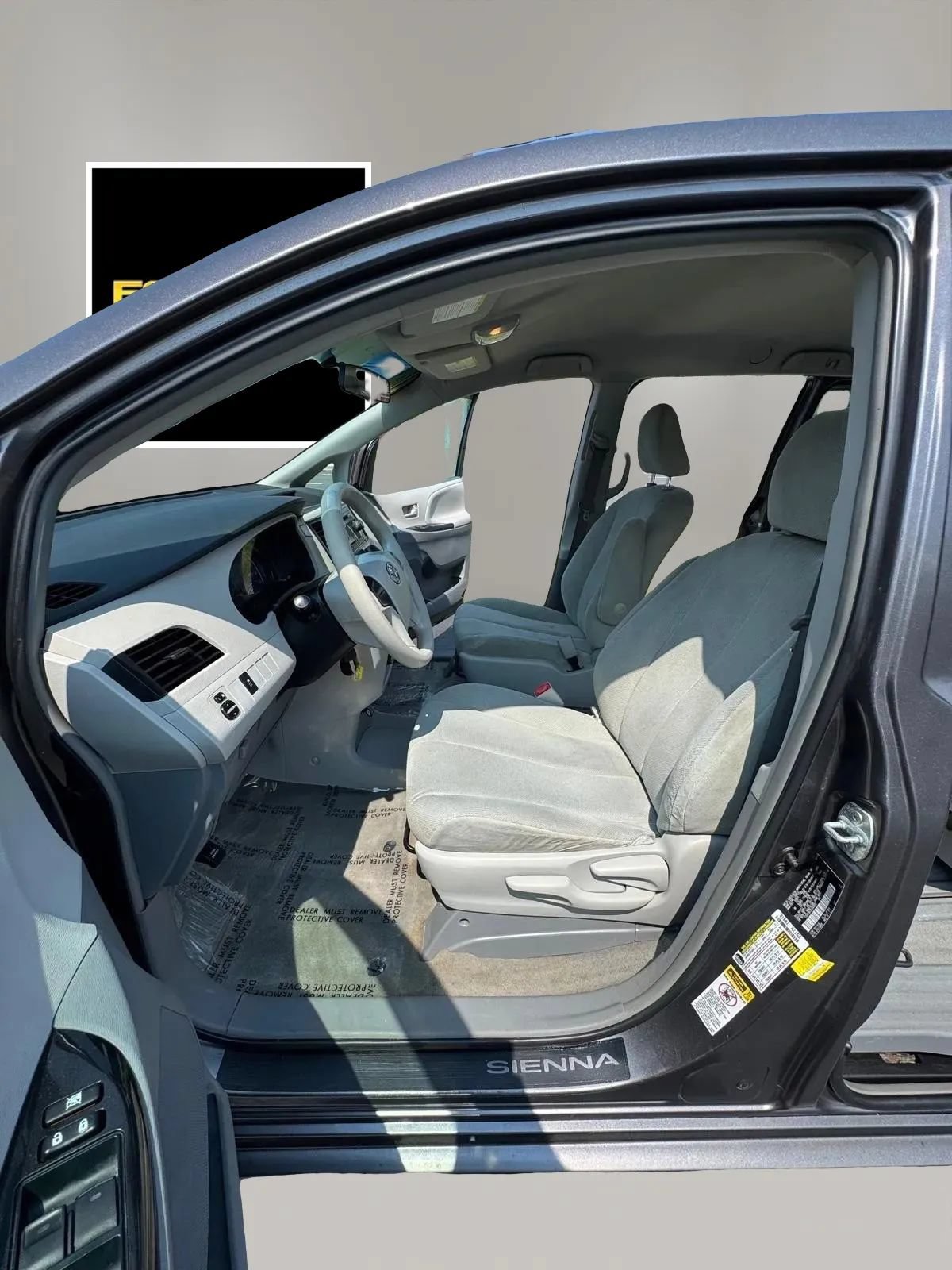 Used 2014 Toyota Sienna L FWD image 9