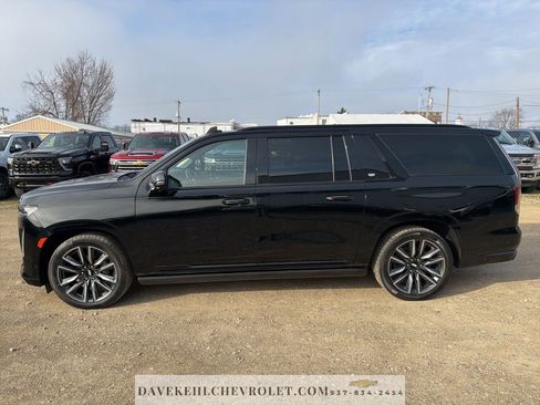 Used 2022 Cadillac Escalade ESV Sport w/ Touring Package image 3