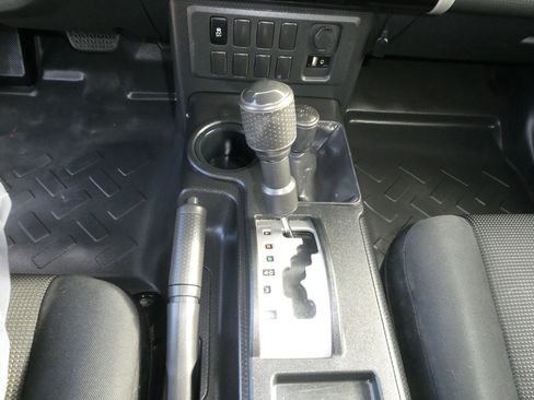 Used 2012 Toyota FJ Cruiser 4WD image 20