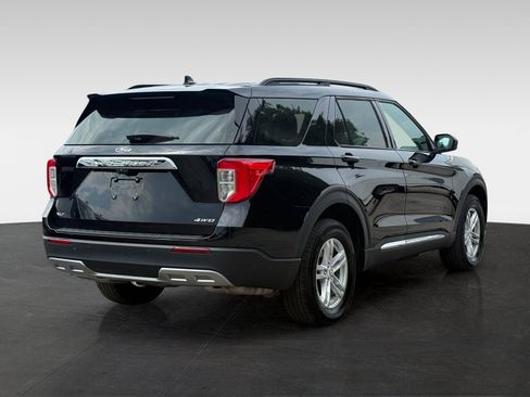 Used 2023 Ford Explorer XLT w/ Equipment Group 202A AWD/4WD image 5