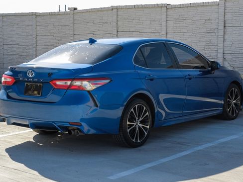 Used 2019 Toyota Camry SE image 9