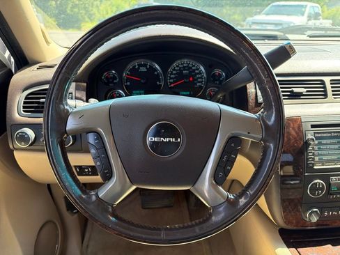 Used 2011 GMC Sierra 2500 Denali w/ Suspension Package, Off-Road AWD/4WD image 50