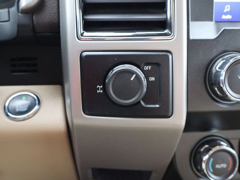 Used 2020 Ford F150 Lariat w/ Equipment Group 501A Mid image 25