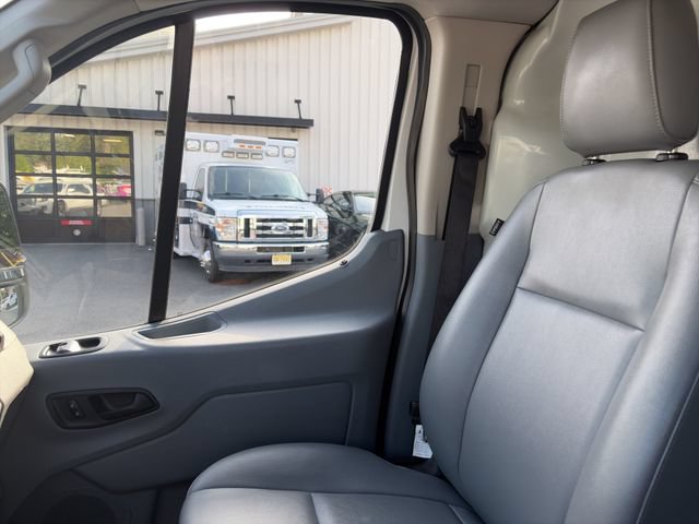 Used 2019 Ford Transit 250 130 Low Roof RWD image 13