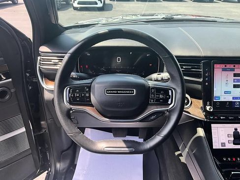 Used 2022 Jeep Grand Wagoneer Series I w/ Flexible Seating Group AWD/4WD image 37
