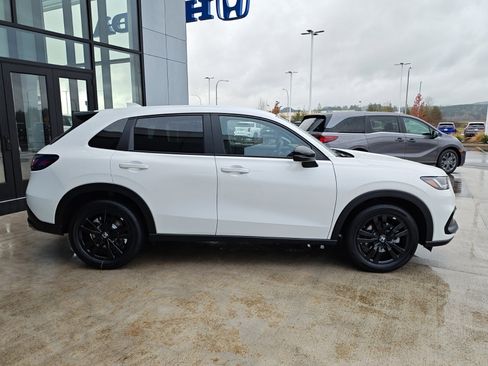 New 2026 Honda HR-V Sport image 4