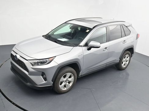 Used 2021 Toyota RAV4 XLE w/ Convenience Package AWD/4WD image 12