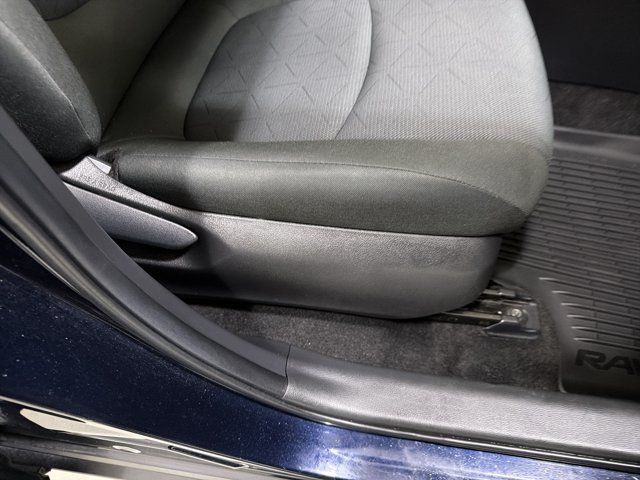 Used 2024 Toyota RAV4 XLE AWD/4WD image 37