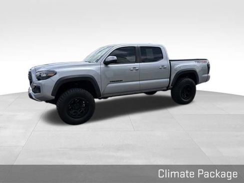 Used 2021 Toyota Tacoma TRD Off-Road AWD/4WD image 7