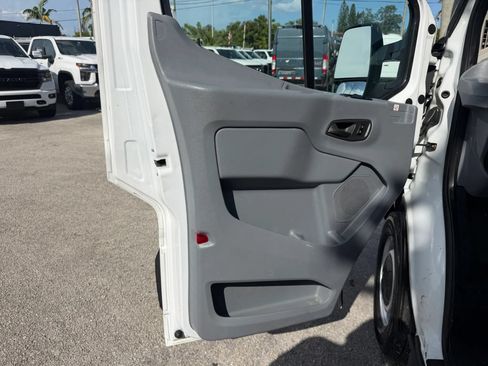 Used 2019 Ford Transit 250 138 RWD image 15