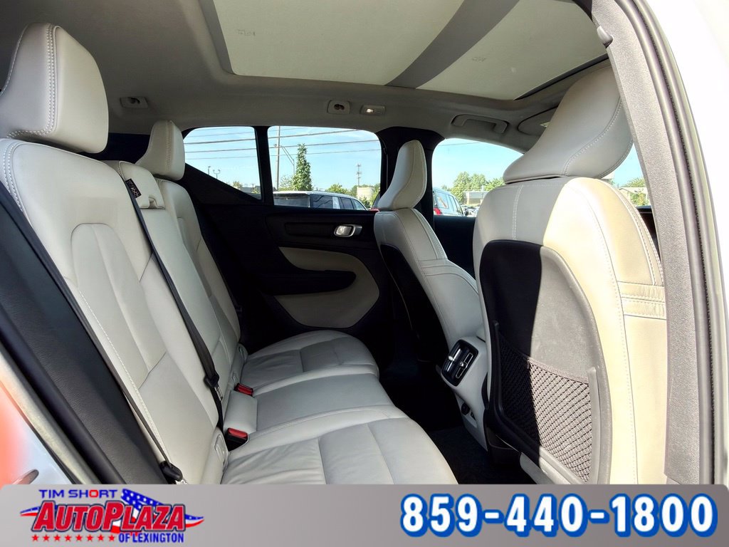 Used 2023 Volvo XC40 B4 Ultimate FWD image 38