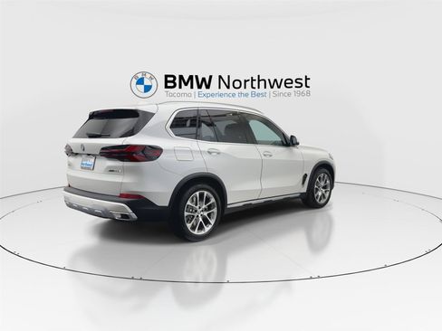 New 2026 BMW X5 xDrive50e AWD/4WD image 3