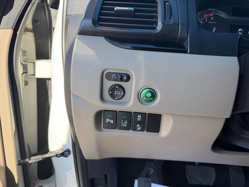 Used 2016 Honda Pilot Touring image 23