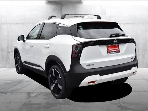 New 2025 Nissan Kicks SR image 7