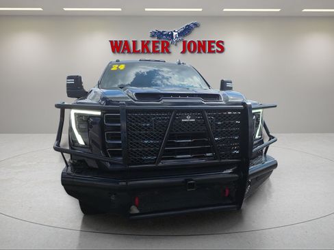 Used 2024 GMC Sierra 2500 AT4 w/ AT4 Premium Plus Package AWD/4WD image 2