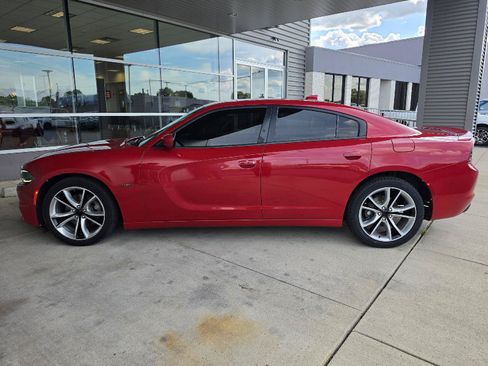 Used 2015 Dodge Charger R/T w/ Wheels & Tunes Group RWD image 2